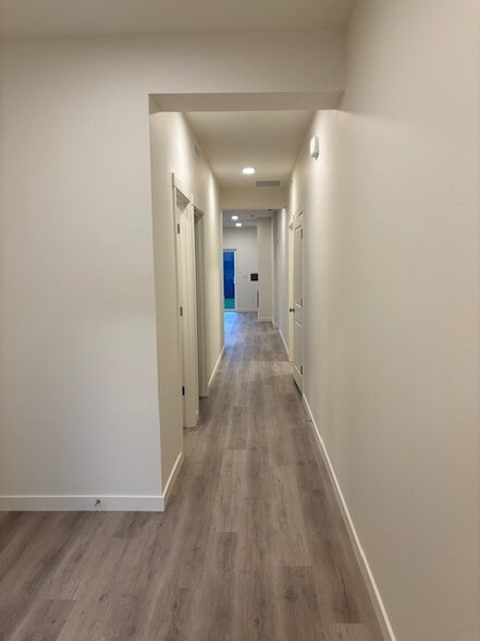 Entry hall - 1915 NW 18th Ave