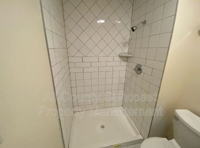 Building Photo - 713 Seneca St