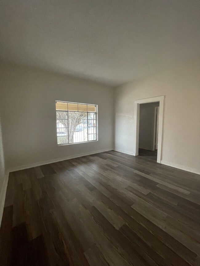 Building Photo - 1522 Yandell Dr