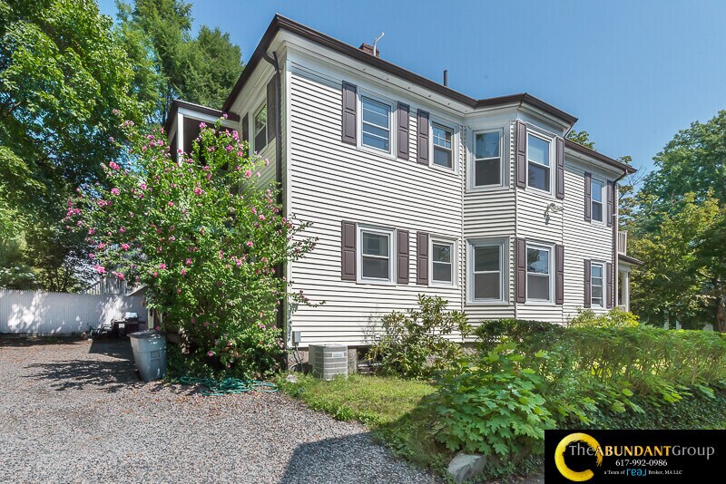 Building Photo - 50 Hobson St