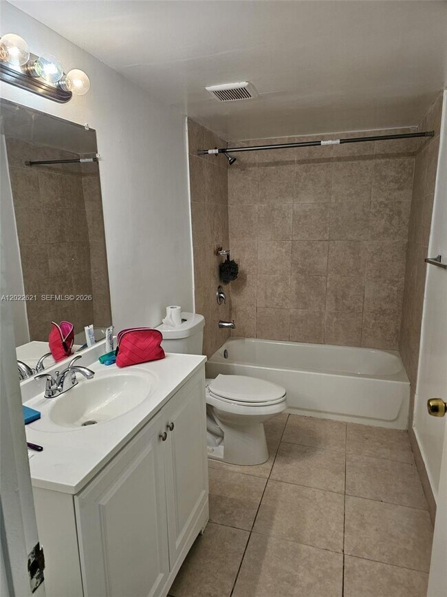 Building Photo - 8650 SW 149th Ave