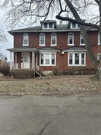 Building Photo - 123 1/2 N Cherry Ave