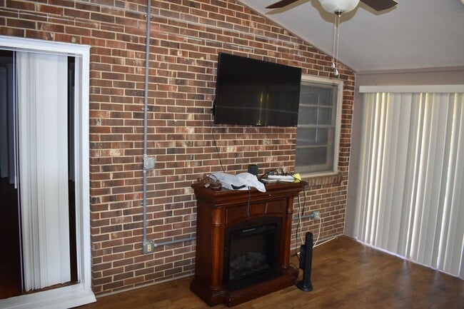 Building Photo - Beautiful Ranch Home