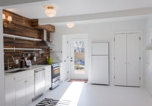 Building Photo - 318 Oak Street