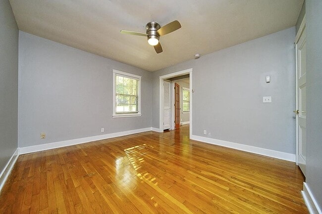 Building Photo - Beautiful 4-bedroom, 3-bathroom home located in the highly desirable Crieve Hall area!