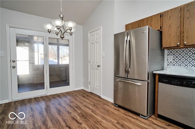 Building Photo - 802 Westridge N Dr