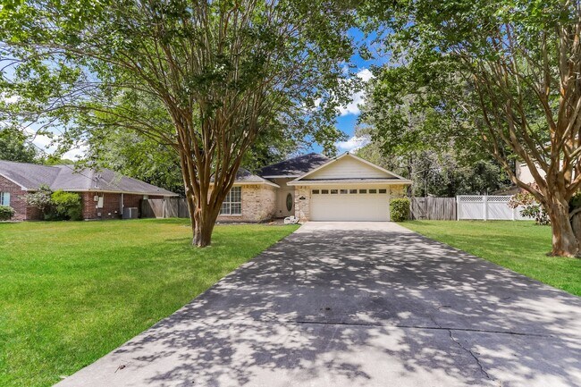 Primary Photo - 7122 Woodland Oaks