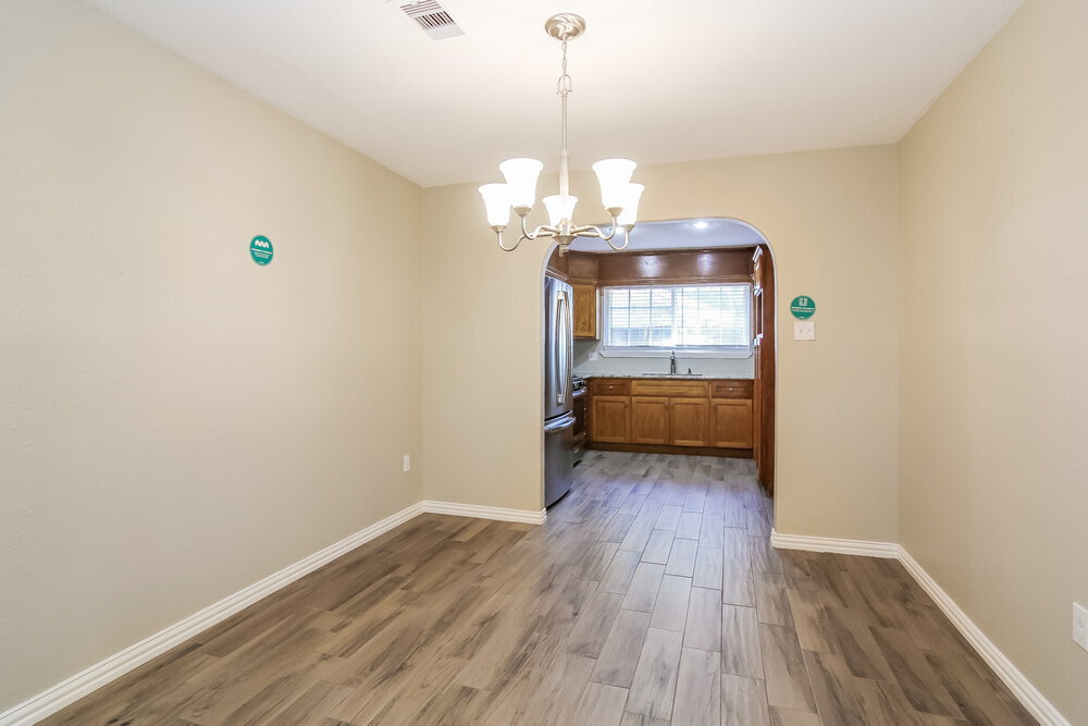 Building Photo - 10806 Clear Fork Dr