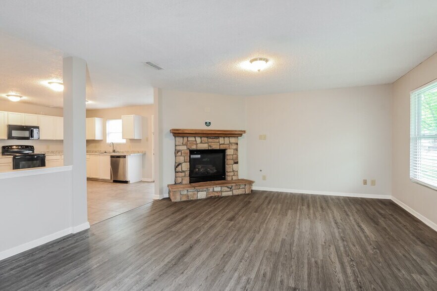 Building Photo - 14427 Cuppola Dr