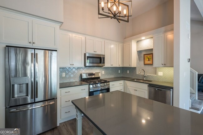 Building Photo - 895 Halston Ct