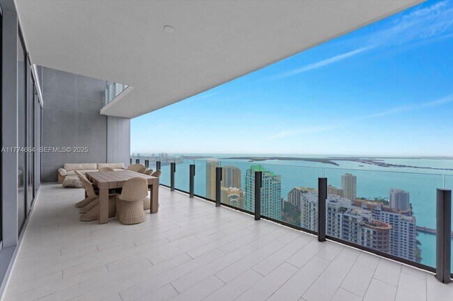 Building Photo - 300 Biscayne Blvd Way