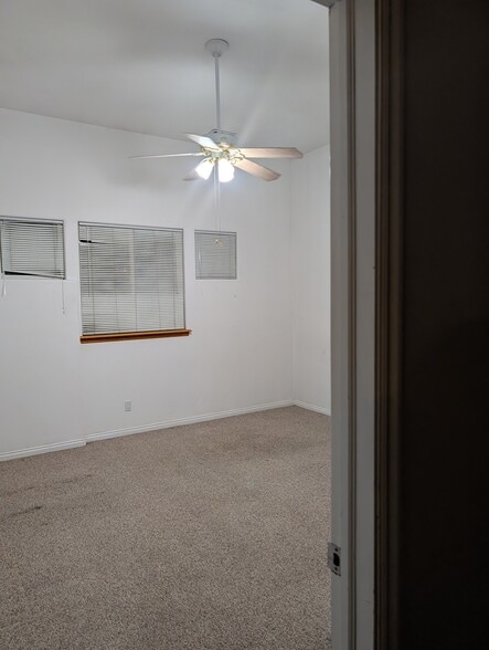 Building Photo - 12337 S Lampton View Dr