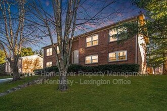 Building Photo - 3736 Camelot Dr