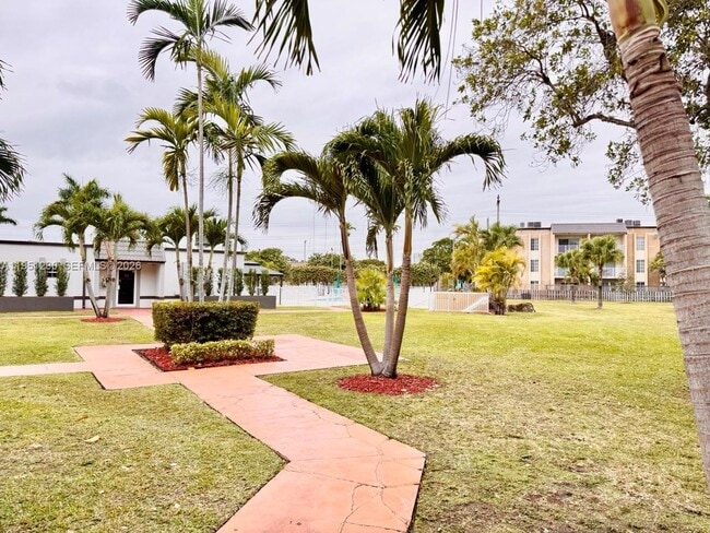 Building Photo - 5000 NW 79th Ave