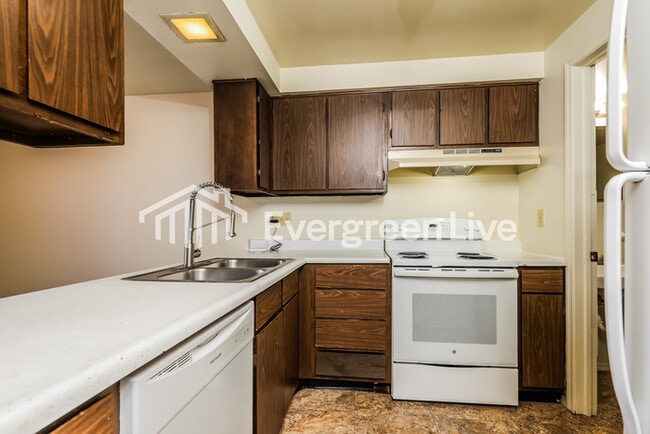 Building Photo - 7572 Mt Hood