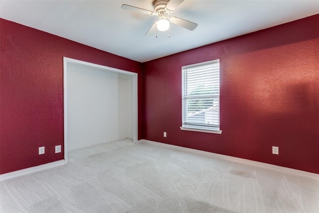 Building Photo - 606 Ridgeline Dr