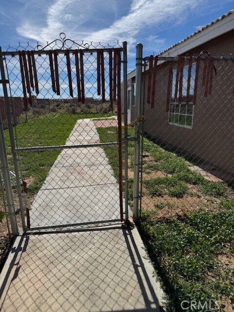 Building Photo - 6832 Quezon Ave