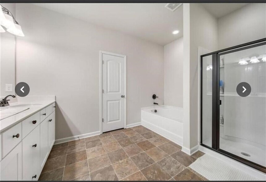 Building Photo - 1427 Haynescrest Ct