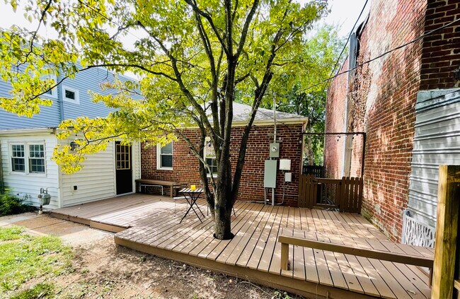 Building Photo - 3014 Grayland Ave