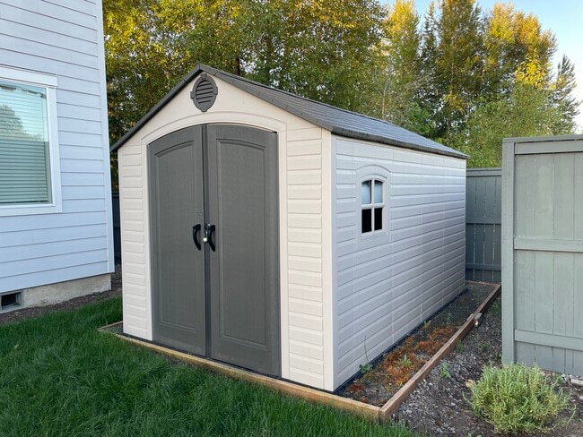 Building Photo - 22405 SW Frst Crk Wy