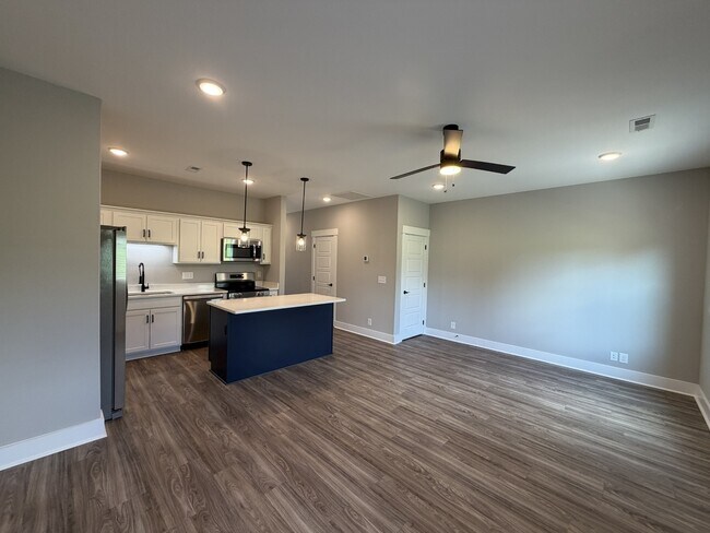 Building Photo - 504 Jonathan Wade Cir