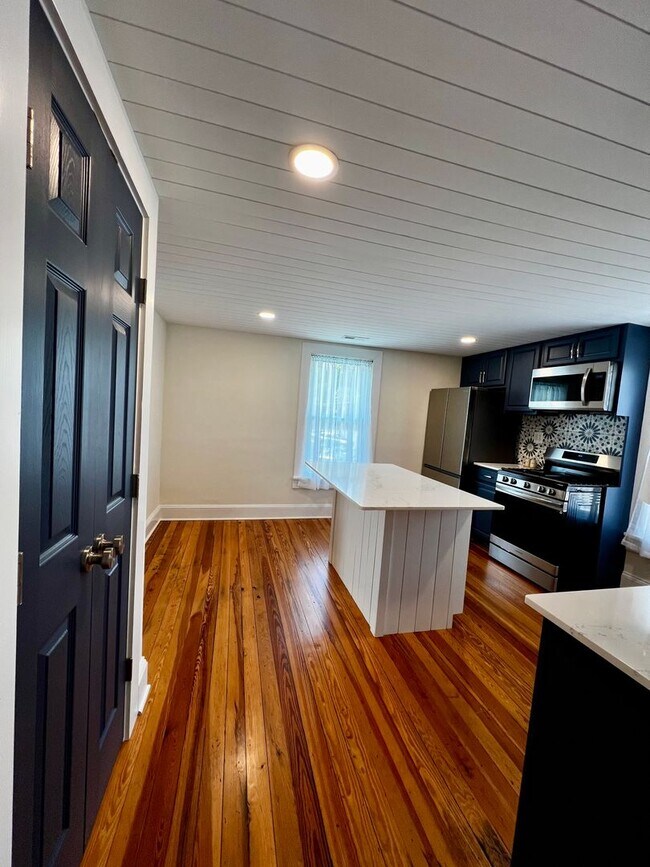 Building Photo - 21 S Church St