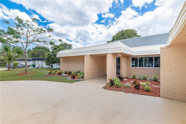 Building Photo - 5201 Yellow Pine Ln
