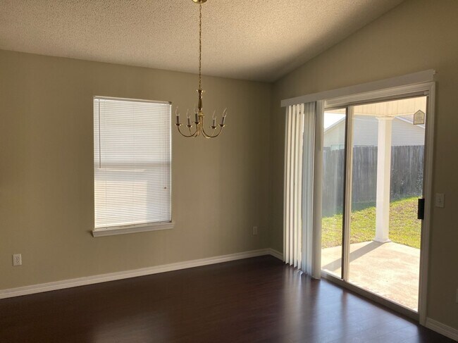 Building Photo - 286 Limestone Cir