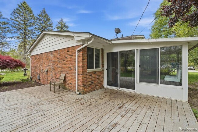 Building Photo - 2478 Hiller Rd