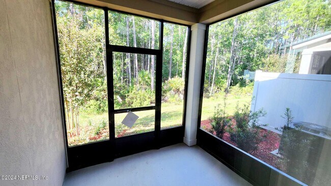 Building Photo - 307 Redbud Rd