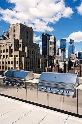 Building Photo - 70 W 37th St