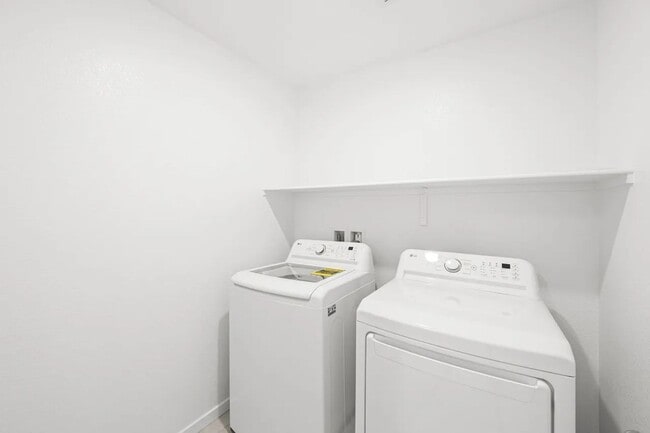 Building Photo - Gated 2025 Lennar Townhome | 3 Bed | 2-Car Garage