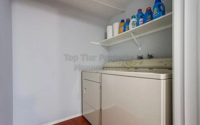Building Photo - **Private 1 bed / 1 bath Condo in Carmel M...
