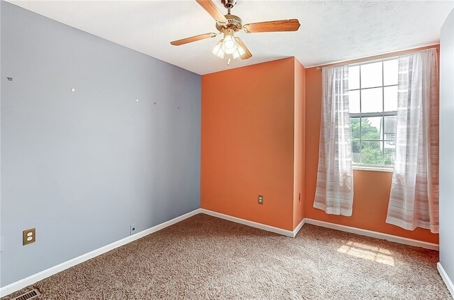 Building Photo - 2327 Polo Park Dr