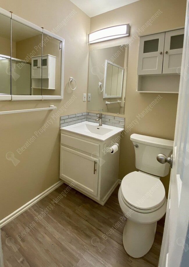 Building Photo - Single-Level 3 BR - 2 BA Rancher in Southw...