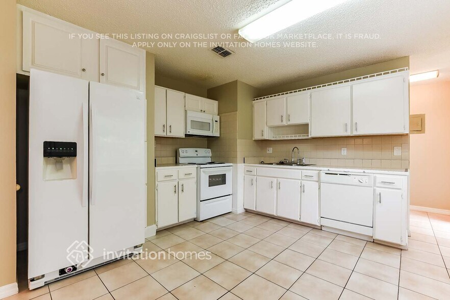 Building Photo - 1601 Stafford Rd