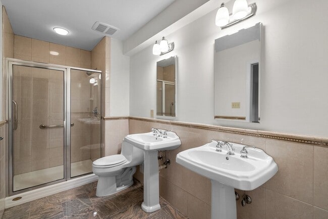 Building Photo - 4 Bed 3 Bath - Silver Spring Single Family...