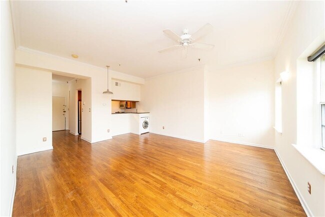 Building Photo - 227 Christopher Columbus Dr