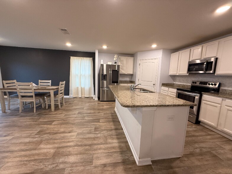 Building Photo - 831 Moorhen Wy