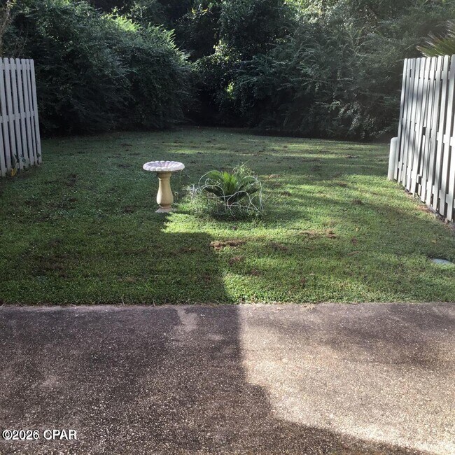 Building Photo - 1025 W 19th St