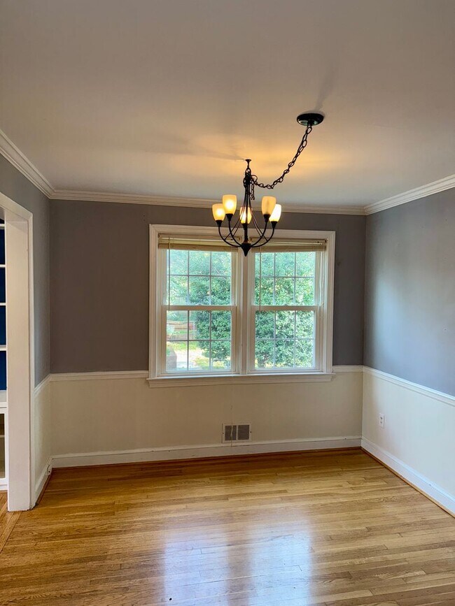 Building Photo - Charming 3-Bedroom Home in Silver Spring