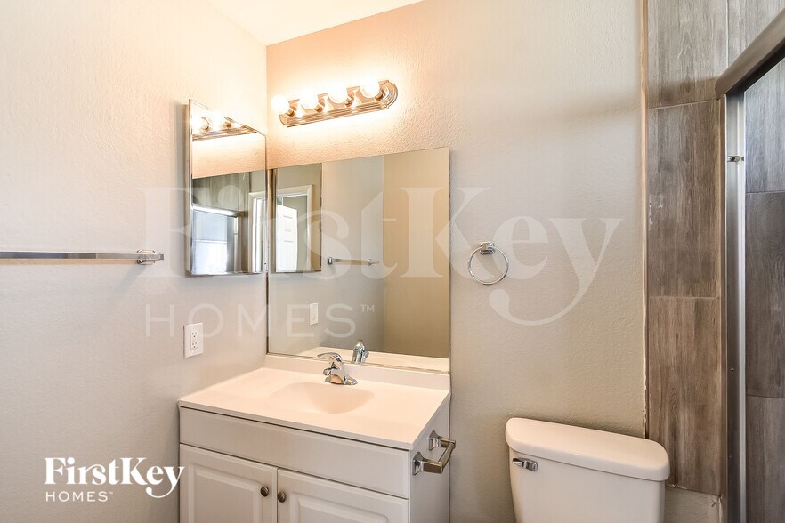 Building Photo - 3909 Almondwood Dr