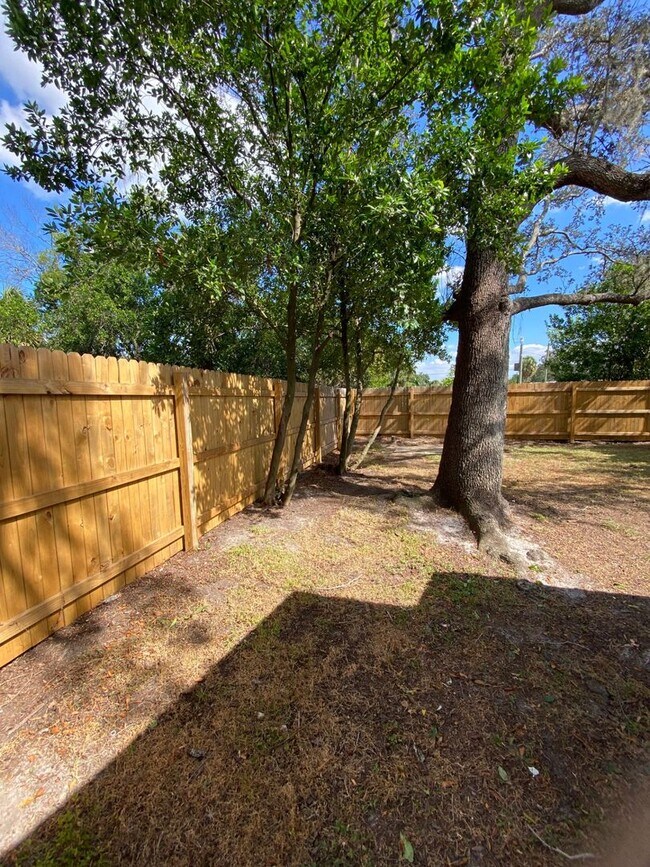 Building Photo - 12319