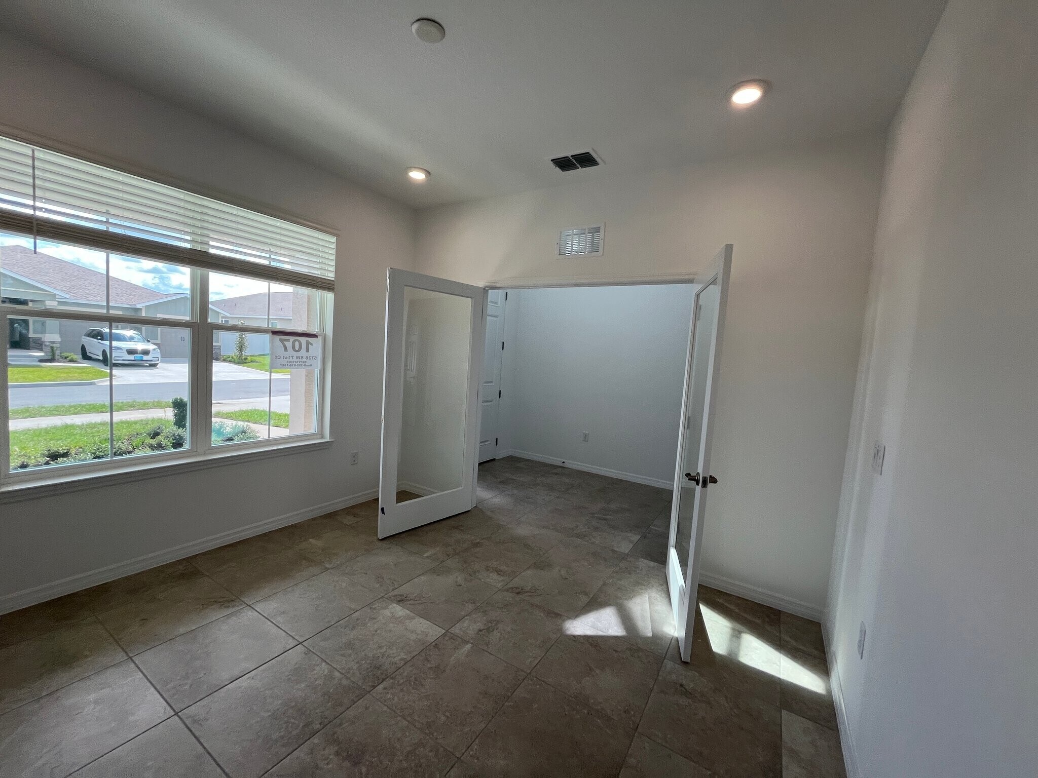 Building Photo - 5728 SW 71st Ct