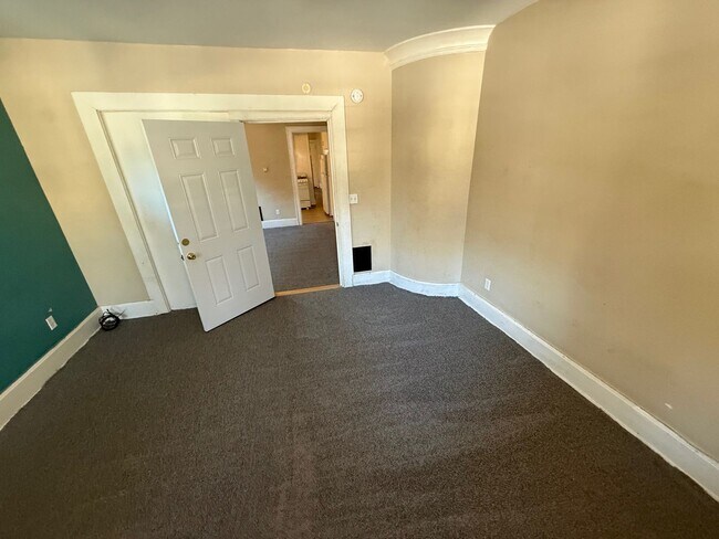 Building Photo - 1732 St Paul St