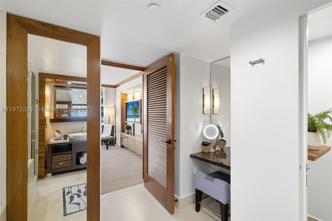 Building Photo - 6801 Collins Ave
