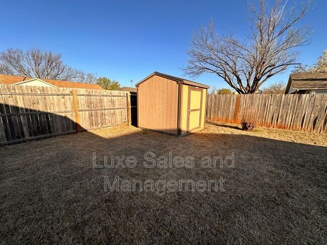 Building Photo - 2205 Basking Ridge Trail