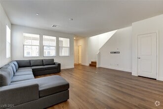 Building Photo - 2875 Starling Summit St