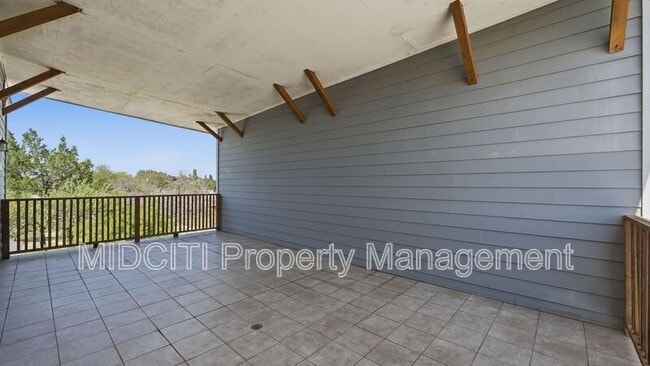 Building Photo - 893 E Mather St