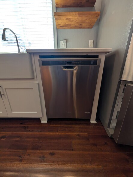 Dishwasher - 8701 NW 116th St